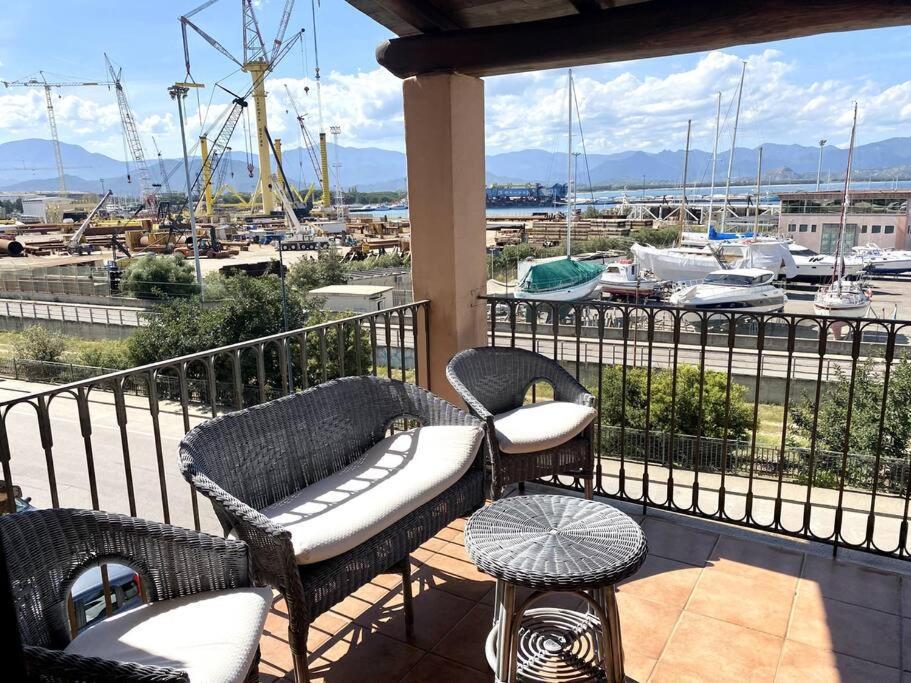 Appartamento Con Terrazza Vista Mare. Àrbatax Exterior foto